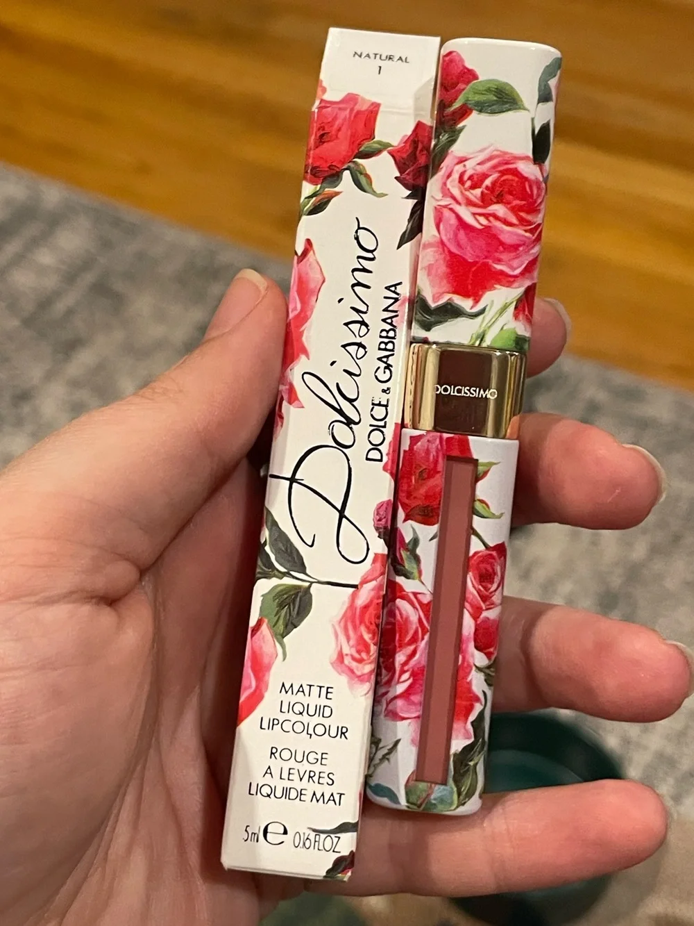 New Dolce & Gabbana Dolcissimo Matte Liquid Lip color in Natural 1 Pink Lipstick